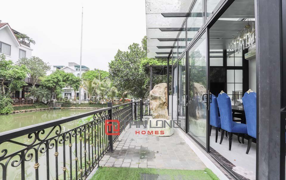 Luxury and morden villa for rent in Hoa Lan Vinhomes riverside 9