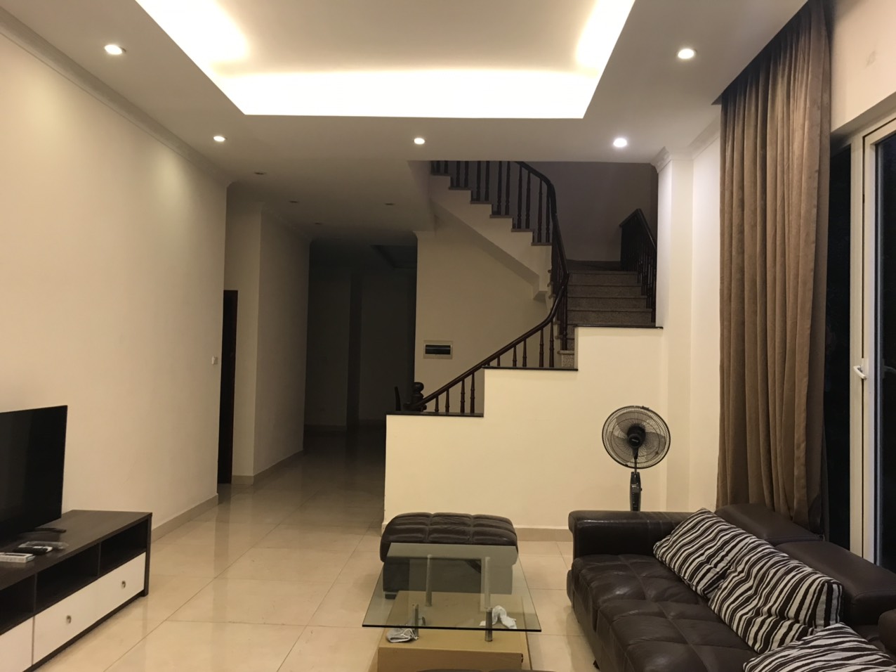Hoa Phuong Villa For Rent In Vinhomes Riverside Fully Furnished, Have Basement